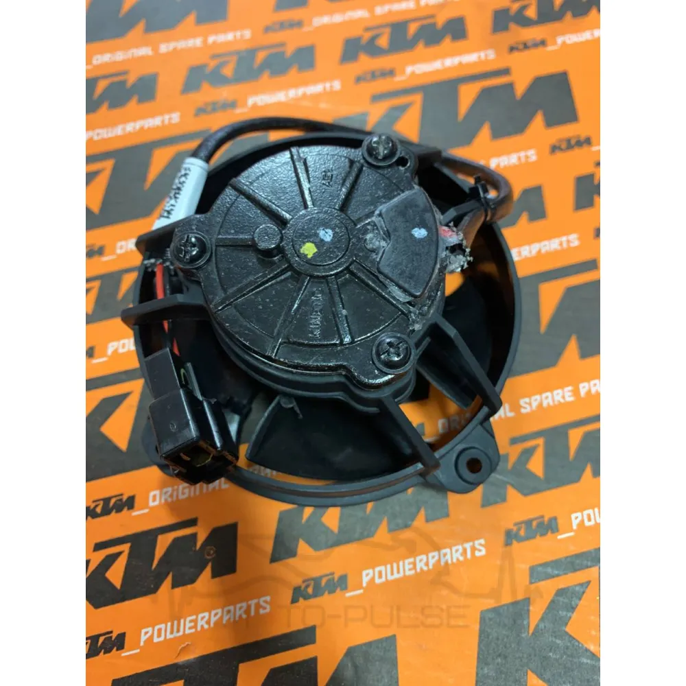 Вентилятор радіатора KTM Adventure 390 95835041044