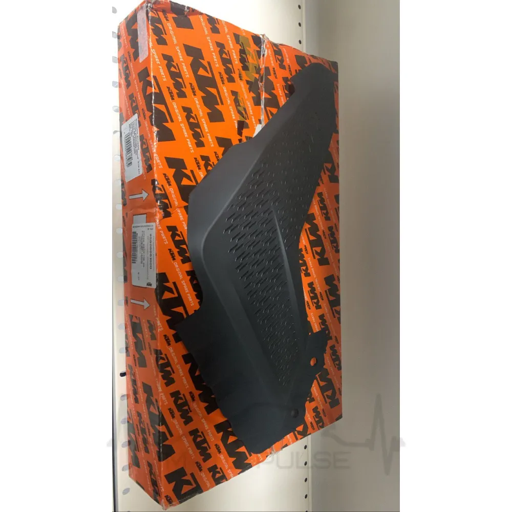 Пластик радиатора правый 95808061000 KTM Adventure 390